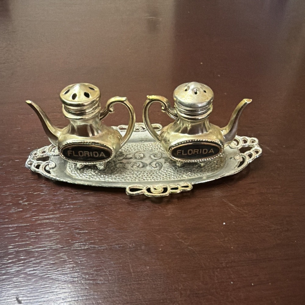 Small Vintage Tea Pot Salt And Pepper Japan